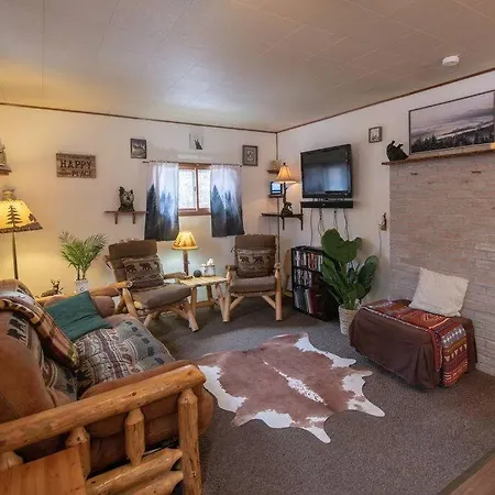 Black Bear Cabin With Blow Up Hot Tub